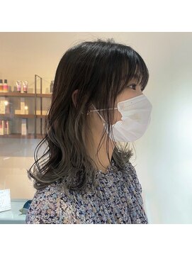 ベルム(Belme) イヤリングカラー×スモーキーグレージュ