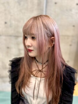 ルプラス(le place.)の写真/一人ひとりの骨格に合わせた顔周りカットで小顔見せが叶う。前髪あり・なし、どちらでもハマるスタイルに―