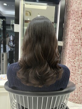 アピッシュ ギンザ(apish ginza) コテ巻きパーマ韓国パーマミディアムレイヤーカット
