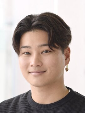 にもう 毛流れセンターパート　ツーブロック