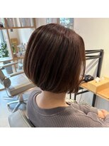 ピリ(pili)&nbsp;脱白髪染めカラー　×　前下がりボブ
