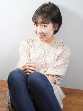 ウィーク 梅田(UiiC) 透け感あふれるシンプルショート