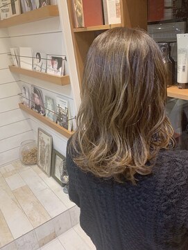 ネオリーブ アンド 渋谷店(Neolive &) 【neolive&】ハイライトオリーブベージュミディ