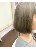切りっぱなしボブ×アッシュベージュ