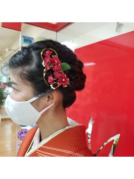 美容室 マムズ 卒業式袴着付けとヘアセットです