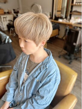 トルチェ(toRtue) マッシュショート　刈り上げ女子　ミルクティーベージュ