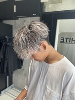 アンダーバーホワイト 京橋店(_WHITE)&nbsp;ホワイトハイライト×ツイストスパイラルパーマ