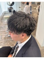 ストレータ バイ マリオ(Strata by mario)&nbsp;軽めマッシュ/アイロンで波打ちにしてパーマっぽく！