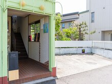 ピース(PEACE)の雰囲気（専用駐車場2台完備）