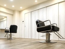 隠れ家サロンでのスタイリストのマンツーマン施術◎