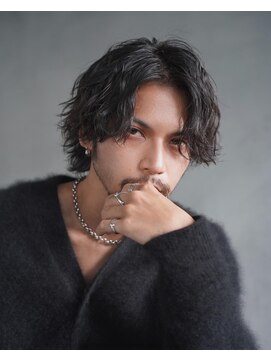 フィフス(fifth) 原宿縦落ちツイストスパイラルパーマセンターパートウルフヘア