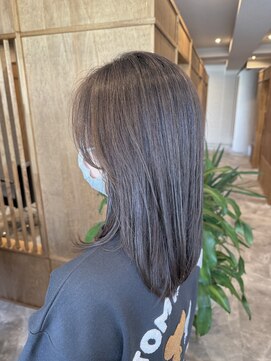 ナチュラルグレージュ