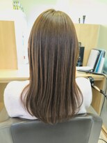 ウイバイファースト(u'i by first)&nbsp;ロングの シルキーストレート