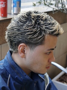 ザチョップショップ キチジョウジ(THE CHOP SHOP KICHIJOJI) テーパーフェードカットセンターパートシェービング吉祥寺理容室