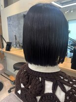 バッカ(BACCA) 黒髪ストレートの切りっぱなしボブ