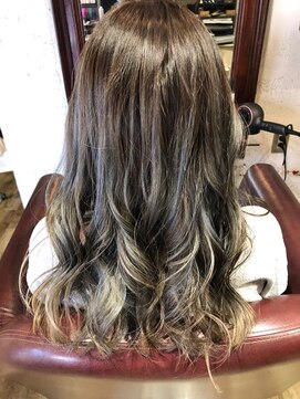 リタ ヘアー(LITA HAIR) バイヤージュカラー