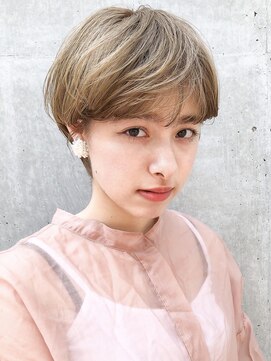 ミィ 表参道(mee.) 【mee.】 スリークボブ厚めバングローライト