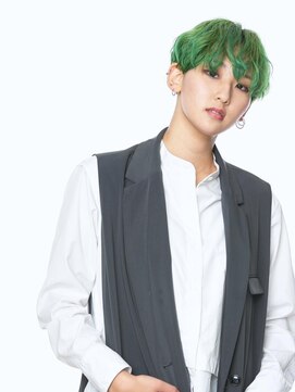 アース コアフュールボーテ 北小金店(EARTH coiffure beaute) グリーンカラー×ショート