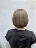 ショートボブ×ベージュ
