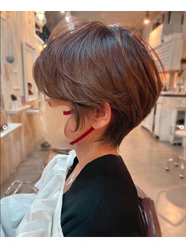 アトリエ エス atelier es HAIRDESIGN ひし形シルエット/上品ショート/大人ショート/20代30代40代50代