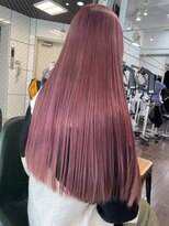 ヘアーアンドメイク ビス(HAIR&MAKE bis)&nbsp;ピンクカラー【西尾瑠華】