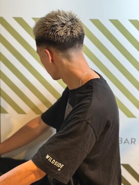 バーバーバー アカバネ(BARBER-BAR AKABANE) クルーカット×ハイトーンカラー×フェード バーバー#1