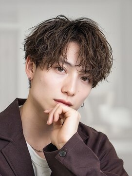 オーシャントーキョーオーバー(OCEAN TOKYO OVER) 韓国ヘアニュアンスコンマバングセンターパートフェザーパーマ