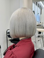 エイトサッポロ 札幌大通り店(EIGHT sapporo)&nbsp;【透明感】誰もが一度は憧れるホワイトシルバー