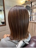 切りっぱなしミディアムボブ