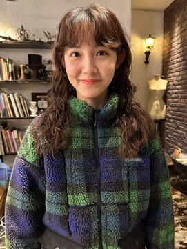 トレンチ(TRENCH) ロングパーマ スパイラルパーマ レイヤーカット