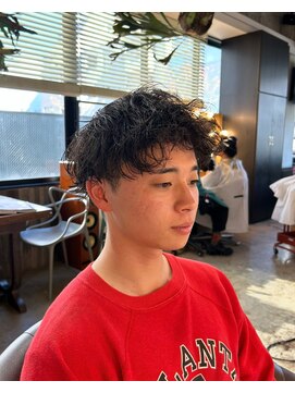 ビハインドザカーテン(BEHIND THE CURTAIN) 【スタイリングを楽に】癖毛風パーマ