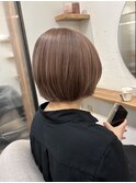 ピンクベージュ