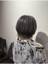 ソル(SOL by INFINI)&nbsp;ブリーチベースでつくるシルバーカラー