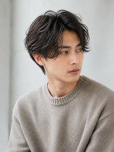 「メンズパーマ革命！ニュアンスからツイスト、最旬スタイルを完璧に実現！」