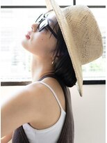 キネン バイ ツリー 宇都宮(kinen by tree)&nbsp;フェザーショートマロンベージュのハットヘアアレンジ