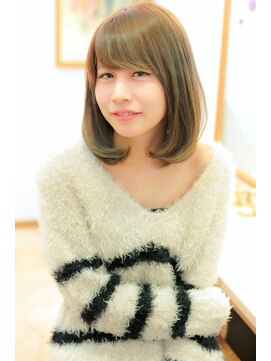 プロム(Prom) ノームコアで少しクールな大人ロブ