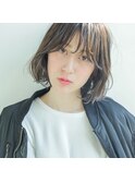 "オリーブグレーの抜け感ボブ”