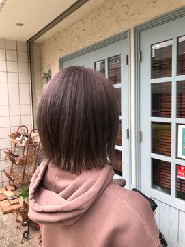 ラスティー(LUSTY) [静岡袋井LUSTYラスティ]丸型OKラベンダーベージュレイヤーボブ