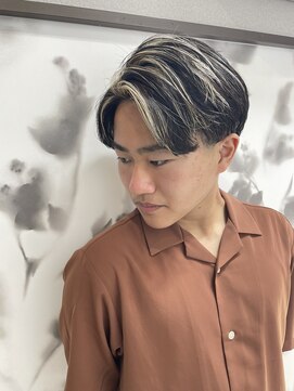 モノ アンド イニ(Mono & inni) 韓国風センターパート