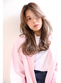 かき上げバングでつくる色っぽカジュアルヘア