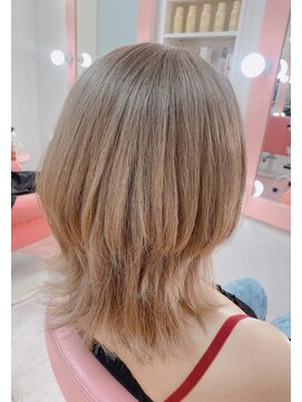 ラチャウ(La.Ciau) ブリーチ&ミルクティーカラー&カット