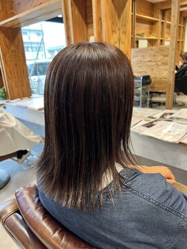 アドラーブル 駅南店(adorable) オンブレグレージュオリーブベージュくびれミディ大人美人