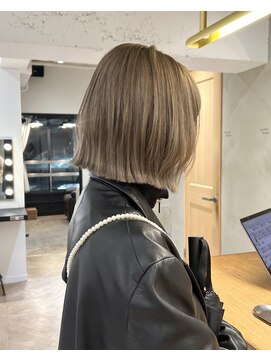 ローレン(LOREN) イメチェン/ホワイトブロンド/外ハネボブ/ワイドバング/栄名古屋