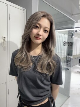 スウィープ 平尾(sweep) ブリーチありダブルカラー/ミルクティーベージュ