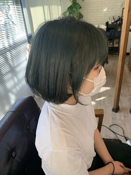 ラニ ヘアーアイラッシュ(lani hair eyelash) グリーンカラー×ボブ