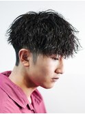 フェザーパーマ/ブルーブラック/刈り上げセンターパート[新宿]