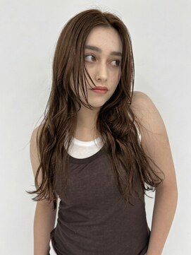 ユーフォリア 青山(Euphoria) ダブルカラー内巻きロングヘアバタフライカットおくれ毛カット◎