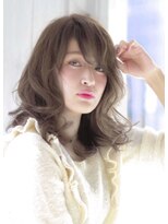 アッシュグレー×愛されミディStyle