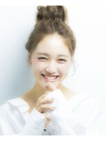 ナンバー エアロ 横浜(N° +aero) カジュアルなお団子アレンジ