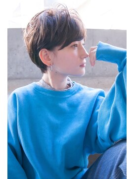 ロロ(ro-ro) 【恵比寿ro-ro】大人耳掛けくびれショート×くすみベージュ